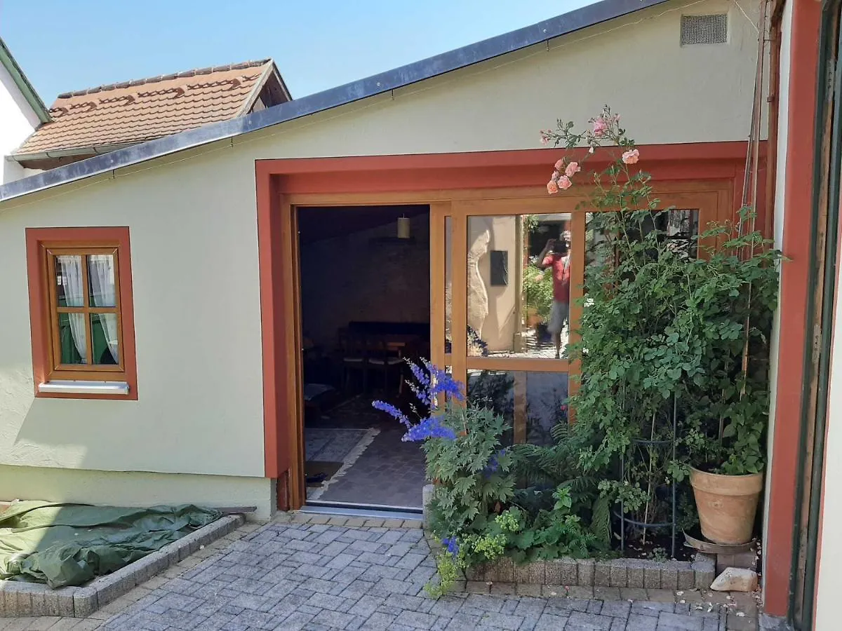 Hollfeld Ferienhaeuschen Rosi Brehm 아파트